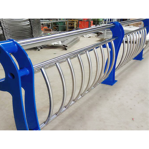 道路、橋梁不銹鋼復合管10.jpg 道路、橋梁不銹鋼復合管10.jpg